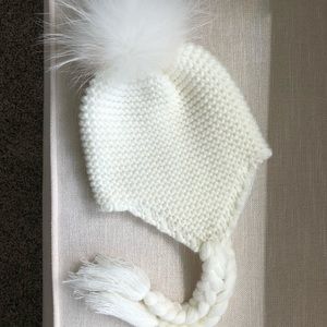•sold• Winter white beanie